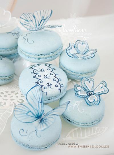 Blue Lace Macarons - Cake by Ludmilla Gruslak