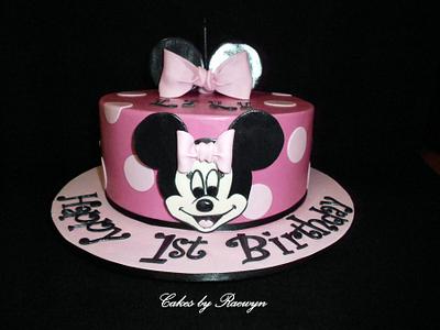 Minnie Mouse for Lili Part 1 - Cake by Raewyn Read Cake Design