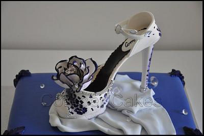 Fashion inspired cakes - Cake by Comper Cakes