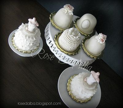 Mini wedding cake for glamorous brides - Cake by Rose D' Alba cake designer