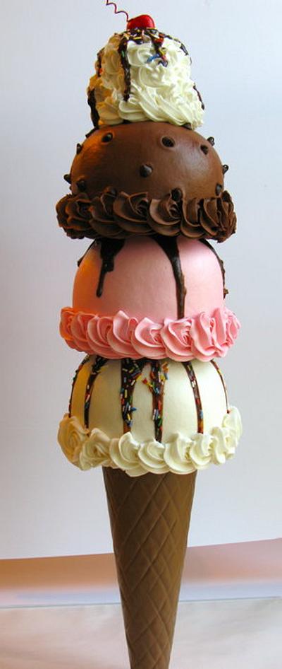 Ice Cream Cone Cake - Cake by Kerrin