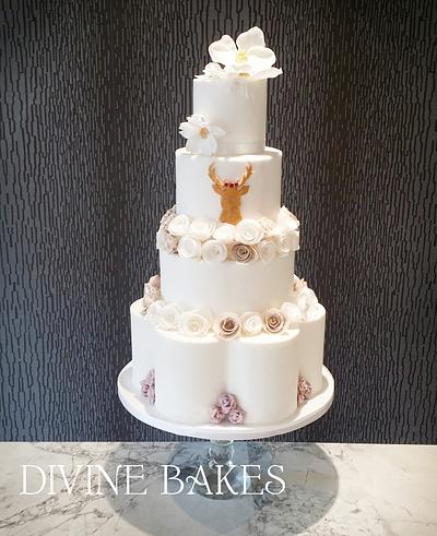 Wafer paper and woodland - Cake by Divine Bakes