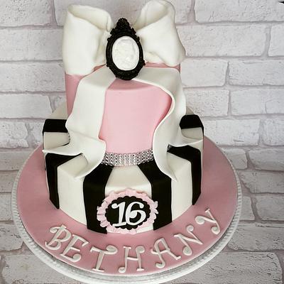 Sweet 16 Cake - Cake by Lilli Oliver Cake Boutique