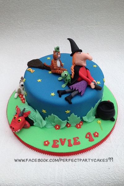 Room on the Broom cake - Cake by Perfect Party Cakes (Sharon Ward)