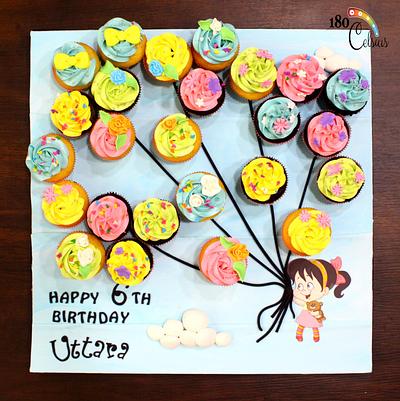 Balloon Cupcakes  - Cake by Joonie Tan