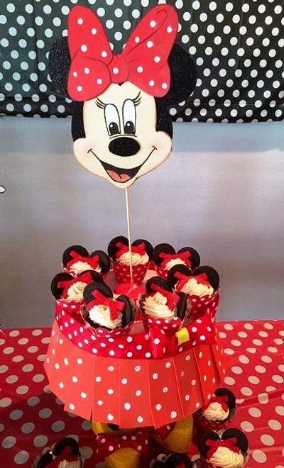 Minnie Cupcake Holders - Cake by Fun Fiesta Cakes  