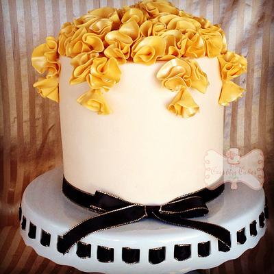 Gold Ruffles - Cake by Gen