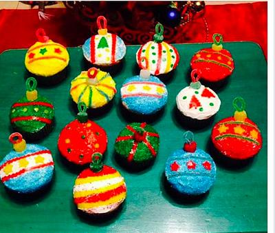 Christmas Tree Ornament Cupcakes - Cake by Julia 