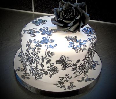 Black rose and lace cake - Cake by Vanessa 