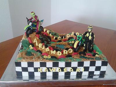 CAKE CIRCUIT MOTO - Cake by Camelia