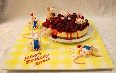 The yummy cheesecake attack. - Cake by Gil