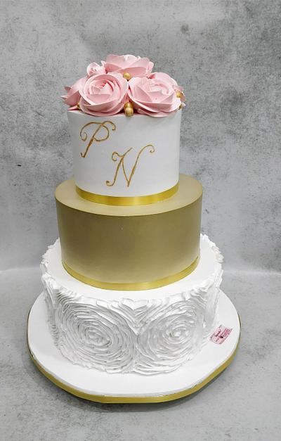 White and Gold  - Cake by Michelle's Sweet Temptation