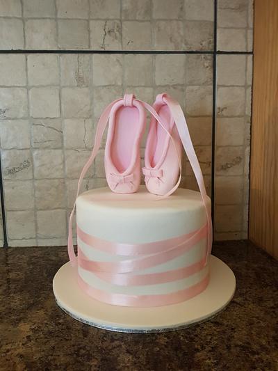 Ballet shoe cake - Cake by Bijoubakes