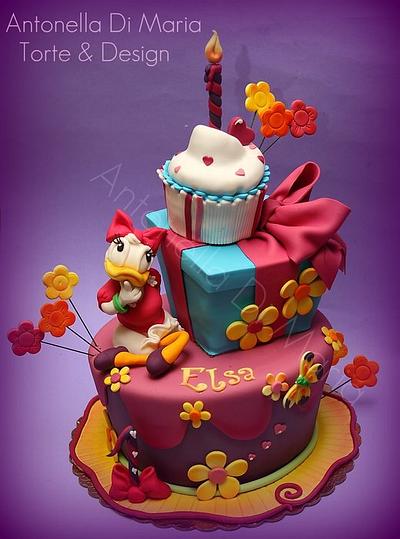 Daisy and the birthday parcel cake - Cake by Antonella Di Maria