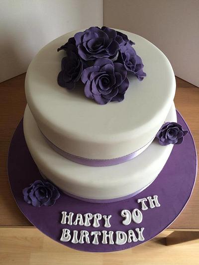 Purple & white  - Cake by Danielle