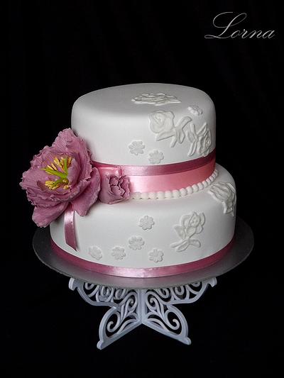 Cake with flower.. - Cake by Lorna