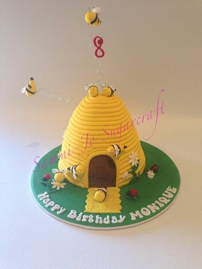 Beehive cake - Cake by Sammi-Jo Sweet Creations