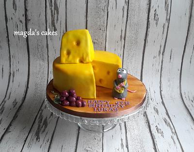 Remy and block of cheese - Cake by Magda's Cakes (Magda Pietkiewicz)