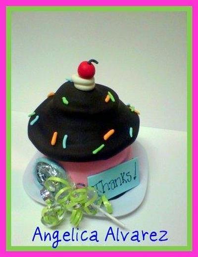 Giant Cupcake Cake - Cake by Angelica