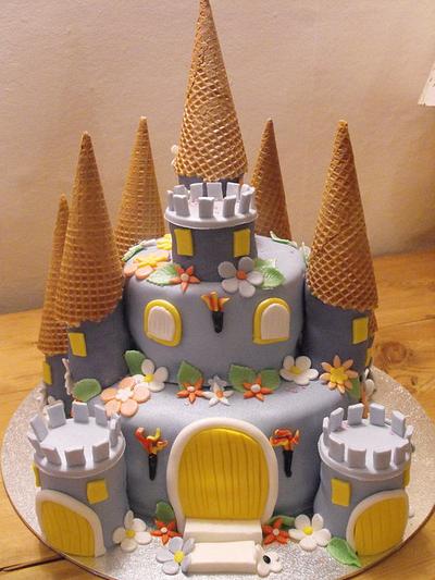 Fairy castle:) - Cake by Nelly Konradi
