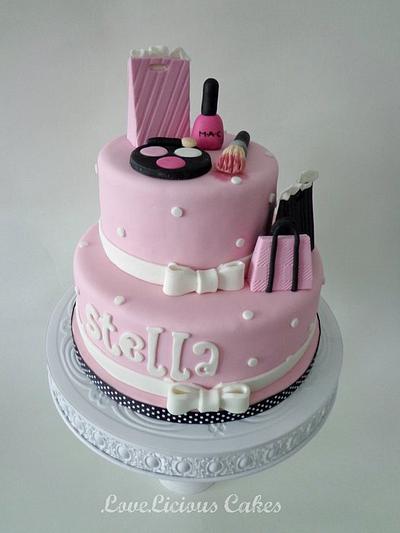 beauty school - Cake by loveliciouscakes