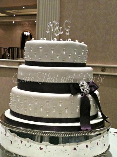 diamond themed wedding cake  - Cake by yvonne