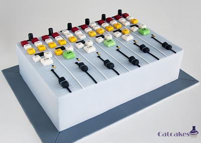 Mixing board  - Cake by Catcakes