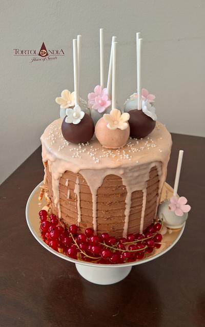 Wedding cake with cake pops - Cake by Tortolandia