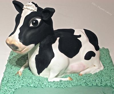 Daisy the cow :) - Cake by Ellie @ Ellie's Elegant Cakery