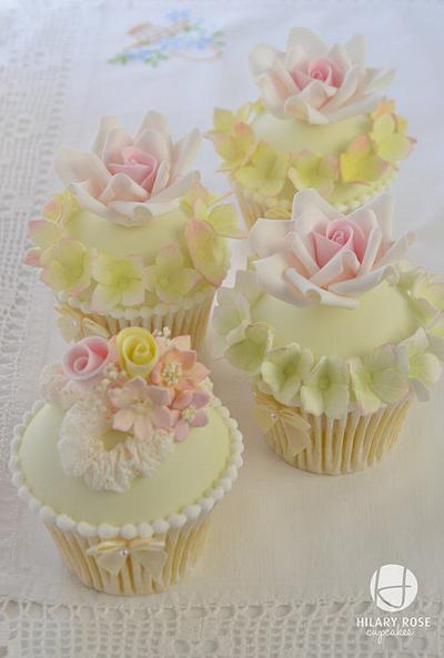 Keepsake corsage and roses - Cake by Hilary Rose Cupcakes