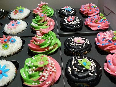 Birthday cupcakes - Cake by Melissa Cook