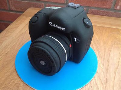 Camera cake - Cake by 2wheelbaker