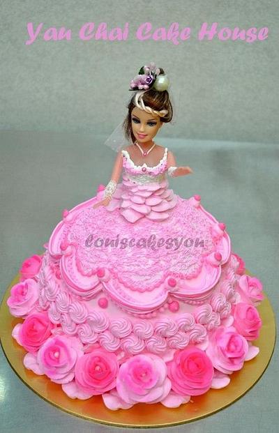 6 Barbie in 1 Post - Cake by Louis Ng