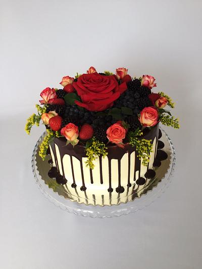 Drip cake With flowers  - Cake by Layla A