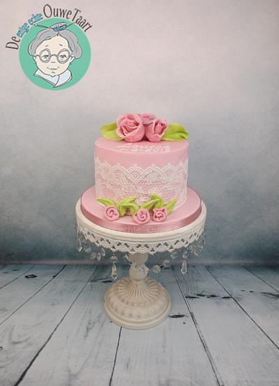 Pink new born cake  - Cake by DeOuweTaart