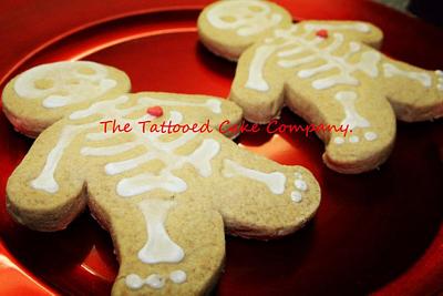 Skeleton cookies with beating hearts - Cake by TattooedCake