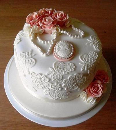 Vintage cake - Cake by Monica Garzon Hoheb