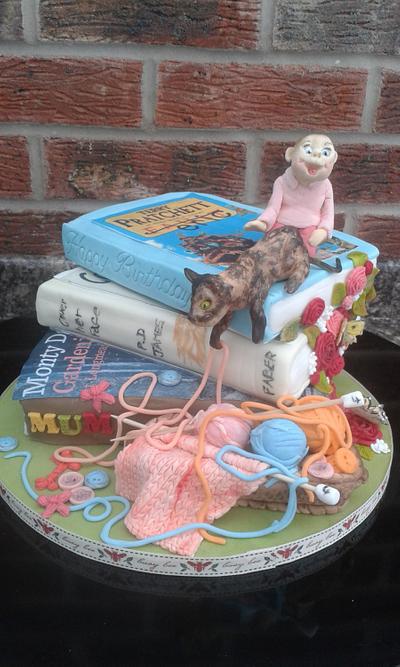 Baby and books for a busy bee - Cake by Karen's Kakery
