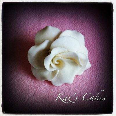 Fondant rose - Cake by Karen