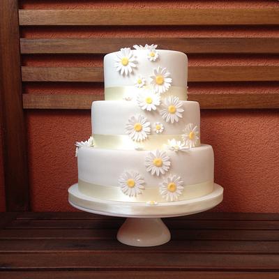 Simple daisy wedding cake - Cake by Dasa
