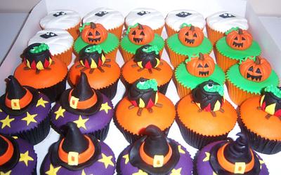 My Halloween Cupcakes - Cake by Kate