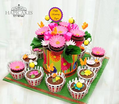 Garden Theme Cupcake Bouquet  - Cake by Hazel Wong Cake Design