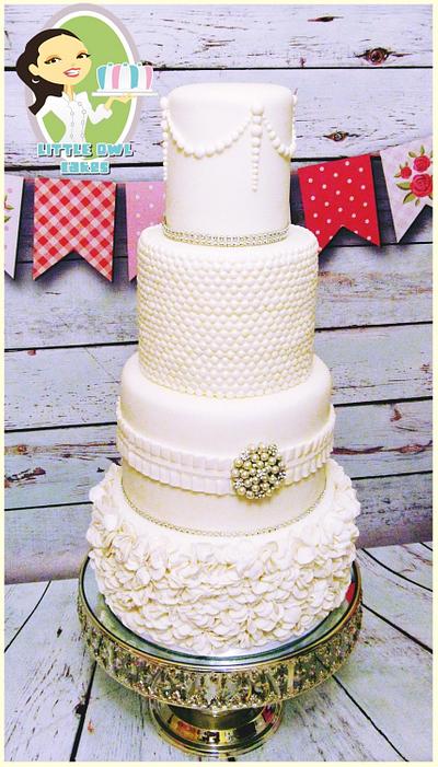 Elegant Wedding Cake  - Cake by Sylwia Jozwiak