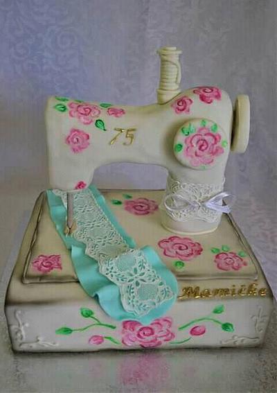 Sewing machine - Cake by Vebi cakes