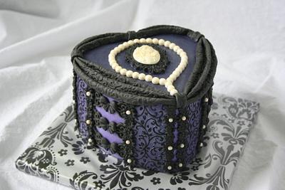 Gothic Valentine - Cake by Tamara