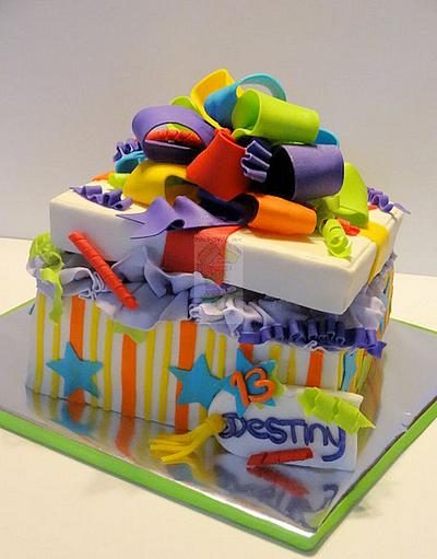 Gift Box Cake - Cake by Yari 