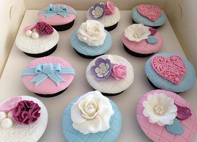 More cupcakes! - Cake by Lime Sweet Treats