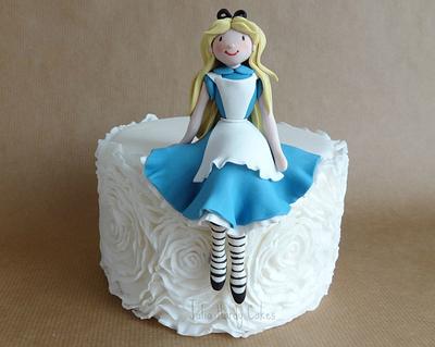 Gumpaste Alice - Cake by Julia Hardy
