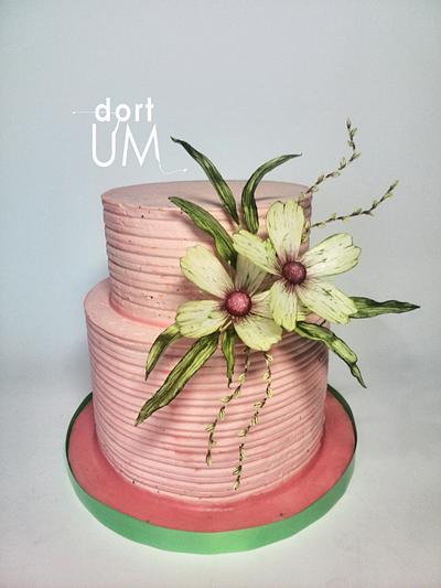 Wedding cake with wafer paper flowers - Cake by dortUM