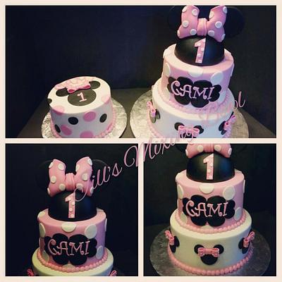 Minnie Mouse Cake - Cake by JMixingBowl
